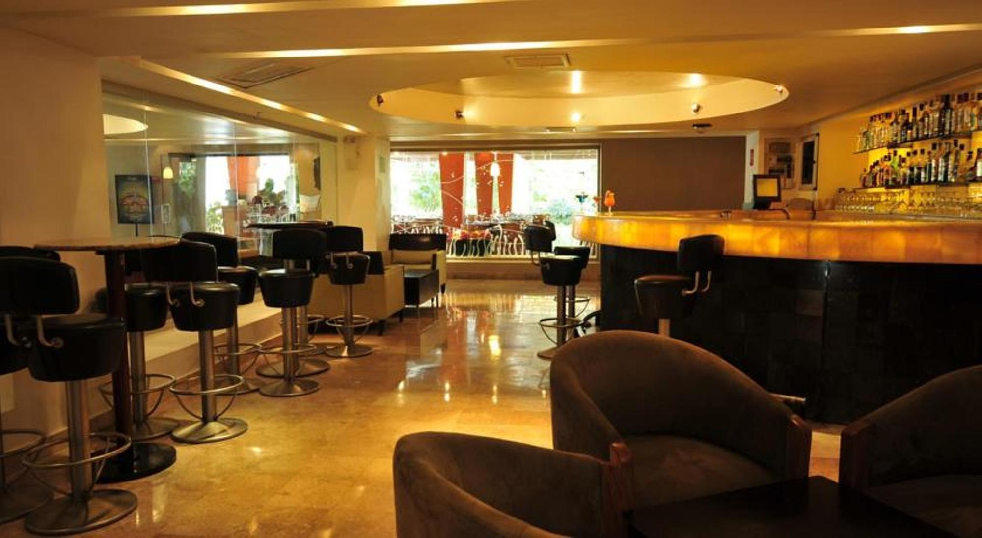 Ocean Breeze Mazatlan Hotel Bagian luar foto